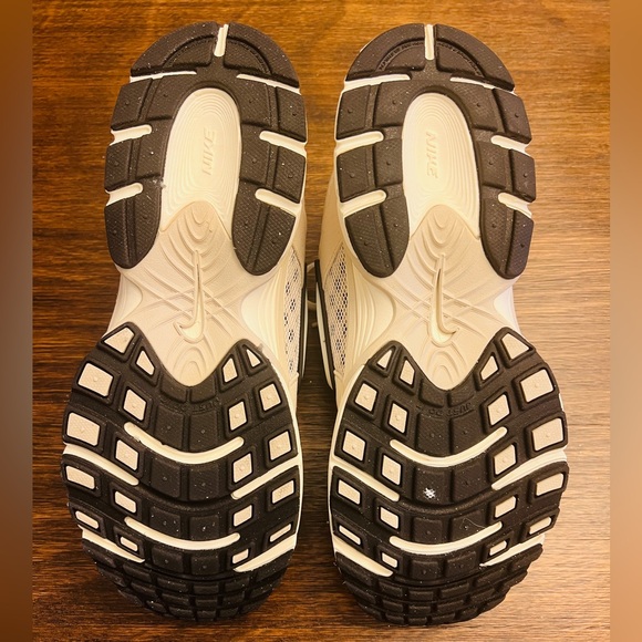 Nike V5 RNR Women’s Running Shoe - Picture 4 of 4